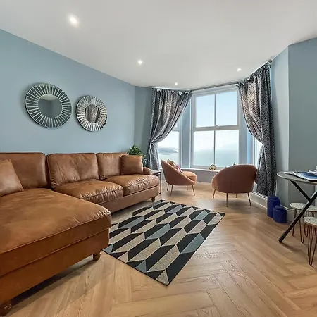 Apartment Sea Front Hideaway